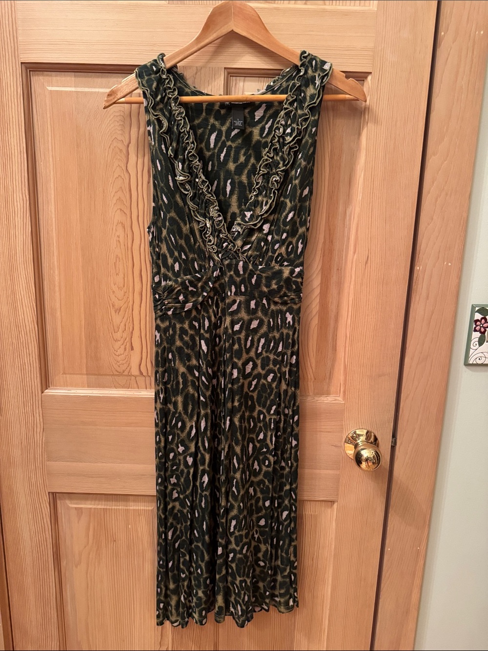 Sleeveless Leopard Print Ruffle V-Neck Midi Dress